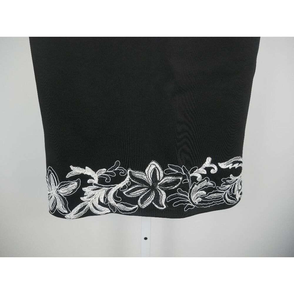 XSCAPE Embroidered Appliqué Scuba Crepe Cocktail Dress Size 6 - Picture 6 of 11